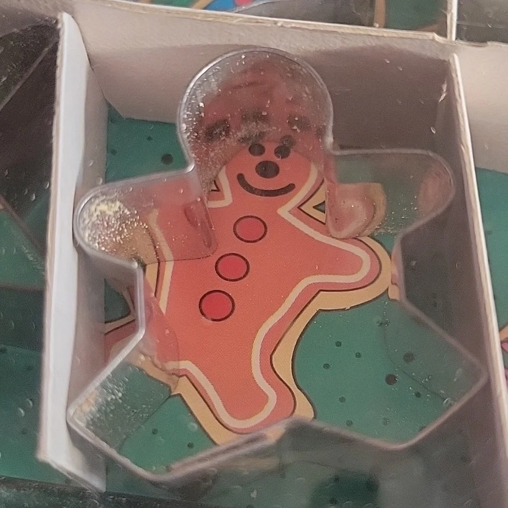 9 Vtg Mini Cookie Cutters Metal Snowman Tree Star Bell Teddy Bear Holly Sock Man
